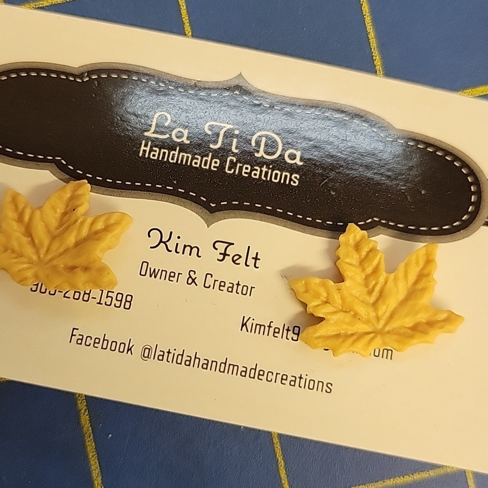 La Ti Da Handmade Leaf Leaves 1" Earrings Fall Autumn Thanksgiving